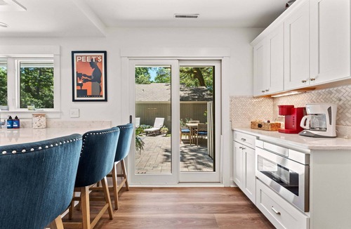 Lawton Woods House | Private Oasis with Pool ~ Pet Friendly ~ Fully Fenced Yard ~ Sleeps 6 ~ 3 Pender Lane