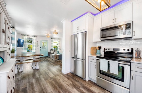 Mango Groves House | Private Oasis 1 Mile to Beach Heated Pool
