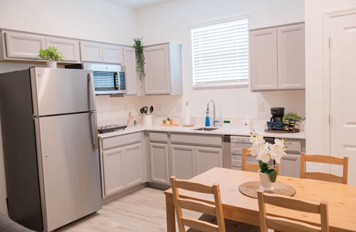 Bartow Apartment | Private One Bedroom Apartment at Bartow