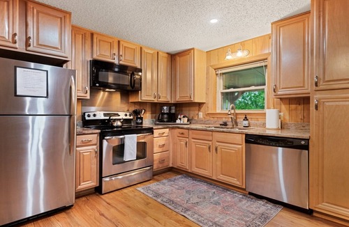 Maggie Valley Cabin | Private pet-friendly escape w/Views, Fenced Yard, Stocked kitchen, Fireplace