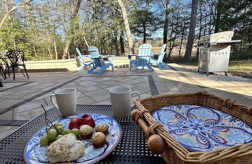 Allen House | Private Pier - Kayaks - Hot Tub - Custom Patio & Fire Pit - Great Fishing!