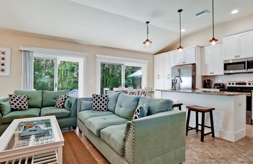 Holmes Beach House | Private pool, 3 bedroom on Anna Maria Island, only minutes to the beach!