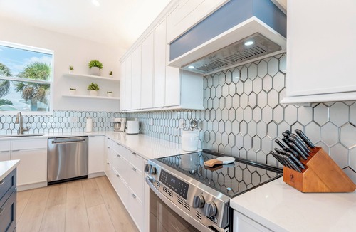 Fort Myers Beach House | 🌊Private Pool | Brand New Home | Pet Friendly | Sun Kissed Villa🌊