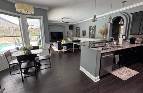 DeLand House | Private Pool Game Room Pet-Friendly 20 Min to Daytona Near Disney