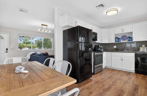Boulevard Heights House | Private Pool, Giant Chess, Golf, Games by Ventur