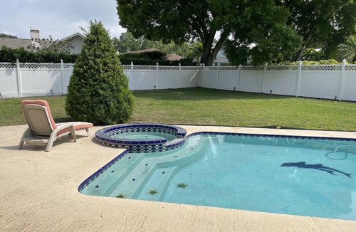 Largo House | PRIVATE POOL, HOT TUB, BBQ, fenced retreat, a mile walk from beaches