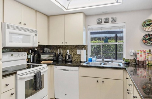 Gulf Gate Estates House | Private Pool Oasis features a Salt Water Pool, 3BR-2BA, 2 miles from Siesta Key”