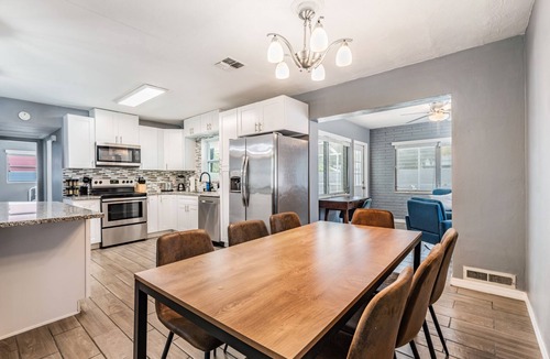 Largo House | Private Pool | Outdoor Entertainment & Grill | Insta-worthy Home