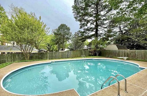 Ellendale House | Private Pool–Renovated Home for Groups/Getaways