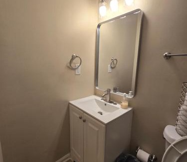 Stone Mountain House | Private Queen Room with Smart TV Guesthouse