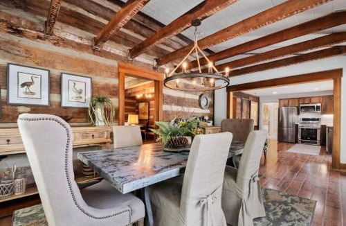 Thompson's Station House | Private Retreat Burwood 8 acres Hot Tub Fire pit