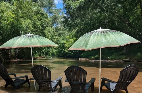 Dewy Rose Cabin | Private River View, Scenic A-frame,Nigerian dwarf goats,Fishing