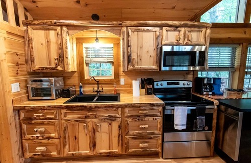 Marshall Cabin | Private Romantic Cabin with Mountain Views and Covered Porch in Arkansas
