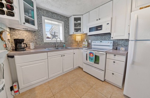 Gwynn House | Private Sandy Beach & Chesapeake Bay Sunsets