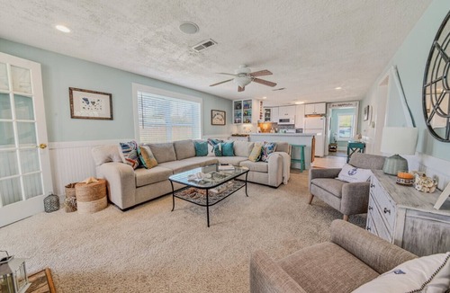 Gwynn House | Private Sandy Beach & Chesapeake Bay Sunsets