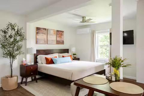 Newark Apartment | Private Studio Apartment with One King Bed and One Sofa Bed