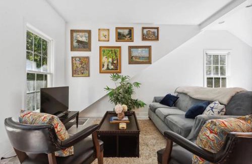 Covington Apartment | Private Studio in Covington, Hollywood of South