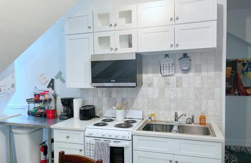 Covington Apartment | Private Studio in Covington, Hollywood of South