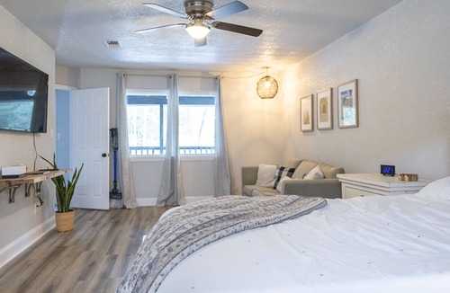 North Northwest Pensacola Apartment | Private Studio Oasis