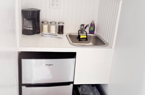 Pompano Beach Apartment | Private Suite Apartment, 3 Miles to the Beach
