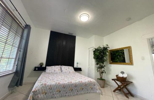Coral Way House | Private Suite next to Calle Ocho