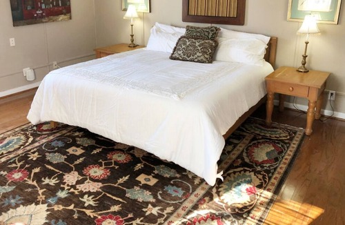 Marietta House | Private Suite. Stunning Sunsets. ATL skyline view. Huge bedroom. Luxurious bath