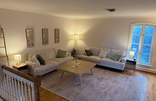 Springfield Other | Private Suites on a 35-Acre Estate- 30 Min to Nashville