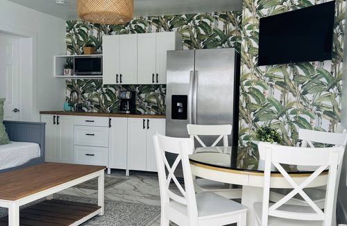 Boulevard Heights House | Private Tropical Oasis 10 minutes from Hard Rock Stadium