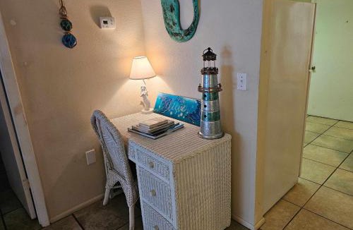 Crystal River Apartment | Professor Rousseau's Mermaid Lagoon