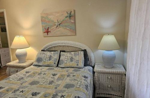 Crystal River Apartment | Professor Rousseau's Mermaid Lagoon