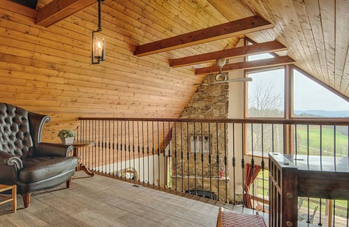 Clyde Ski Chalet | PROMO 5% WEEKLY/15% MONTHLY DISCOUNT "Moonlit Chalet is your rental to relax