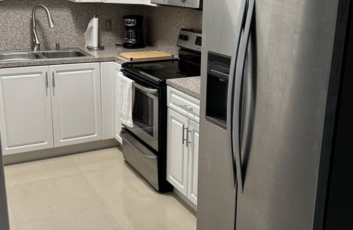 Flagami House | property is five minute away from the airport miami 15 minute from south beach