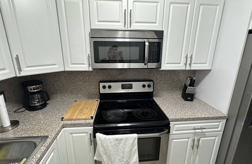 Flagami House | property is five minute away from the airport miami 15 minute from south beach