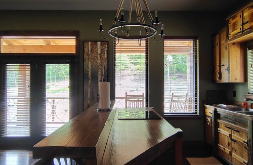 Morris Chapel House | Prospector Pickwick Lake/Presidential Suite