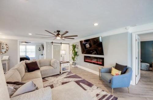 Punta Gorda House | Punta Gorda Getaway with Canal Access and Lanai!