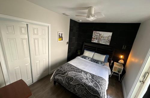 Riviera Beach House | Pura Vida Private Access, Room & Bathroom