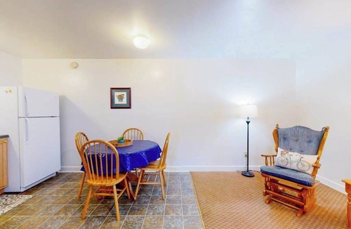 Waynesville Condo | Quaint condo across from the lake with shared lakeside pool and trails - dogs OK