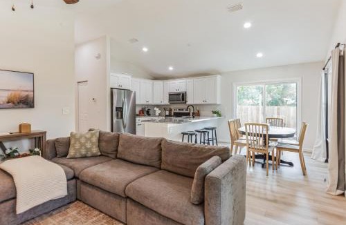 St. Augustine House | Quaint Cottage & Family Friendly Retreat