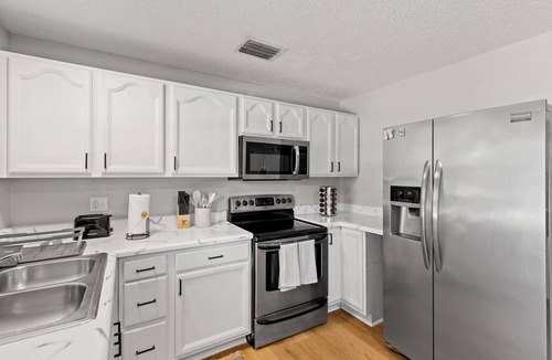 Seven Springs Homes House | Quaint Florida Escape-Entire Home