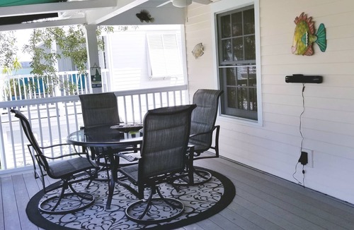 Truman Annex Condo | Quaint Island Escape Condo w/Spacious Balcony Deck in Beautiful Truman Annex