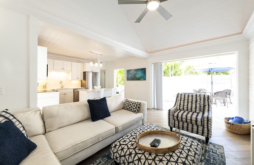 Historic Seaport House | Quaint, Quiet & Convenient - CasaBianca is The Perfect Old Town Sanctuary