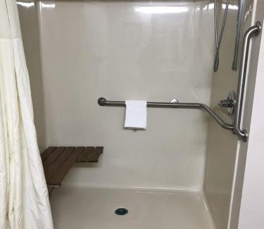 Clinton Hotel | Quality Inn Clinton-Knoxville North