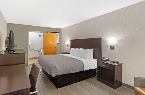 Clinton Hotel | Quality Inn Clinton - Laurens I-26