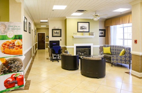 Fayetteville Hotel | Quality Inn Fayetteville near Historic Downtown Square