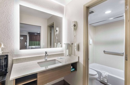 Athens Hotel | Quality Inn & Suites Athens University Area
