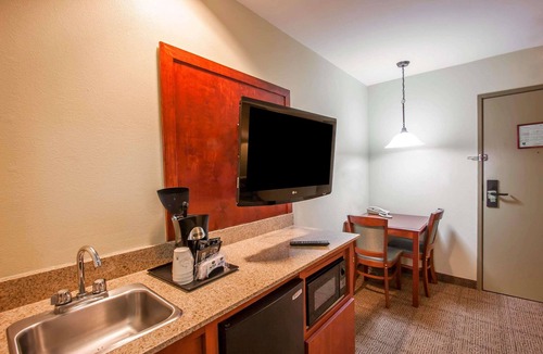 Germantown Hotel | Quality Inn & Suites Germantown North