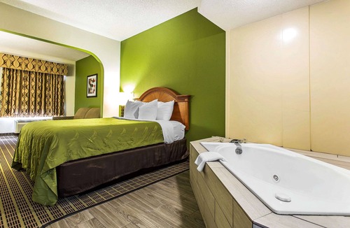 Orangeburg Hotel | Quality Inn & Suites Orangeburg