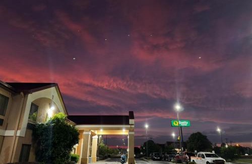 Pine Bluff Hotel | Quality Inn & Suites Pine Bluff