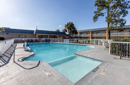Thomasville Hotel | Quality Inn & Suites Conference Center