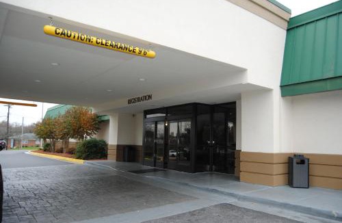 Rolling Road Farms Hotel | Quality Inn Windsor Mill - Baltimore